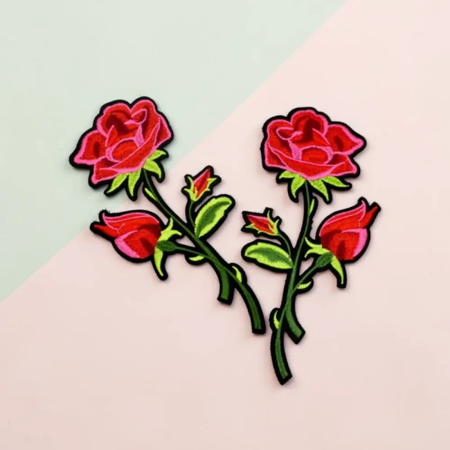 Fleur rose brodée 17,5 cm. 2 modèles au choix Patchs brodés fleurs roses fuschia 17,5 cm