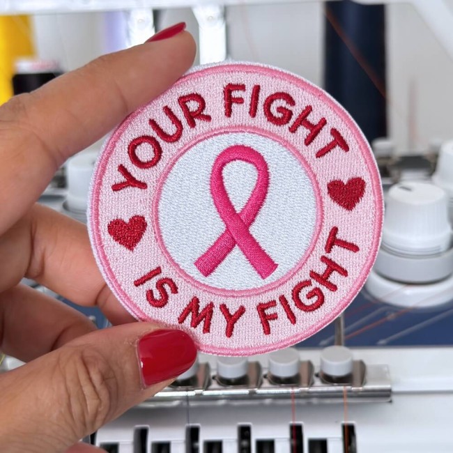Patch brodé “Your fight is my fight” dans mon atelier de broderie