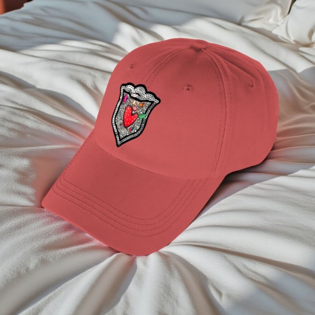 Patch fraise en forme de blason