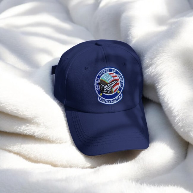 Casquette customisée avec l'écusson astronaute et fusée Patch astronaute et navette brodés sur une casquette