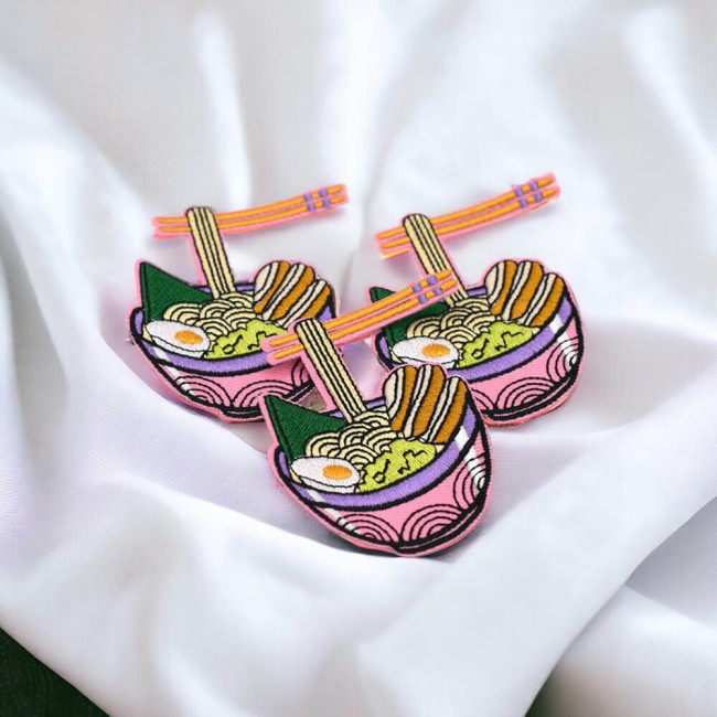 Ecusson thermocollant ramen rose style kpop Patch ramen à coudre ou à thermoocoller