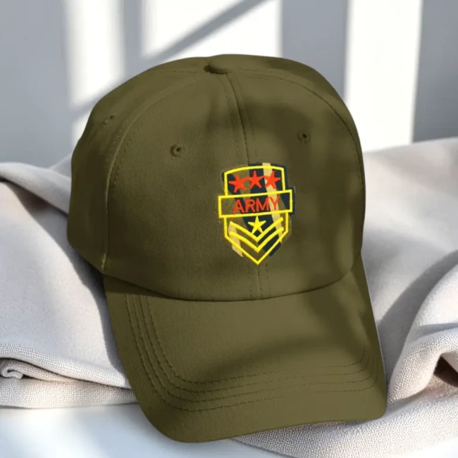 Casquette customisée avec patch brodé ARMY Patch militaire posé sur une casquette kaki