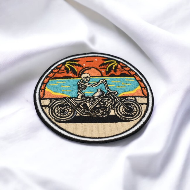 Patch brodé biker fun à poser sur veste ou sac