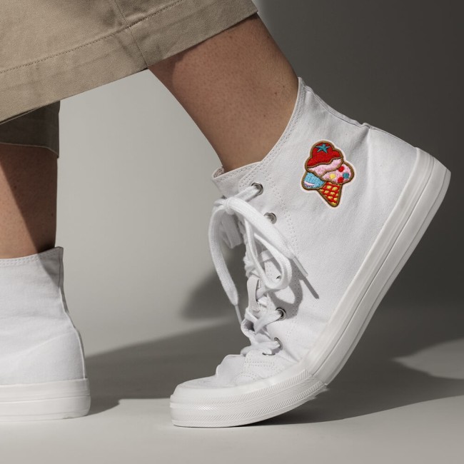 Patch brodé cône glacé pour apporter une touche rétro et gourmande à votre look