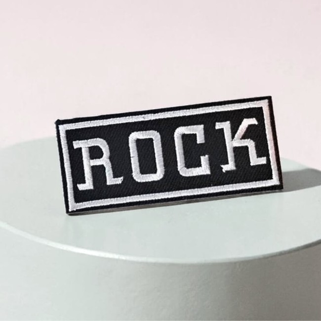 Patch brodé ROCK, écusson rock noir et blanc