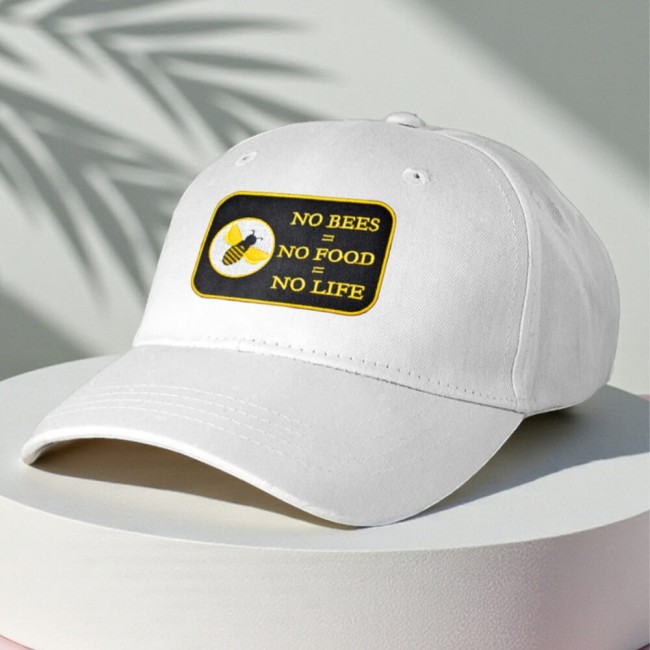 Patch abeille thermocollant qui personnalise une casquette blanche