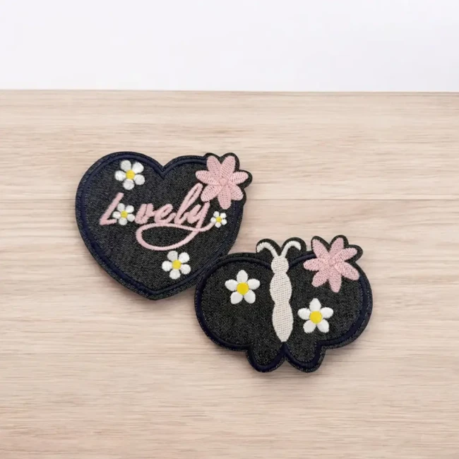 Duo de patchs cœur Lovely et papillon en denim noir