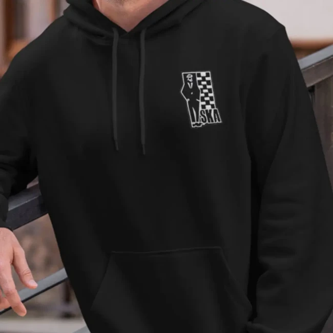 hoodie noir personnalisé avec l'écusson musique à damiers noir e blanc ska Patch brodé musique SKA