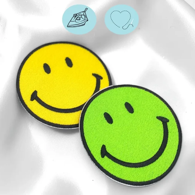 Patch thermocollant smiley disponible en plusieurs tailles et couleurs Smiley brodé vert pomme et jaune à coudre ou à coller
