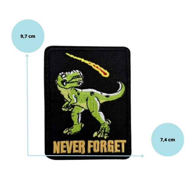 Dimensions du patch T-Rex Never Forget : 9,7 x 7,4 cm
