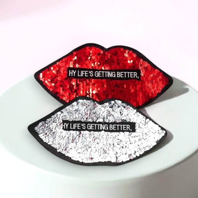 Patch bouche à sequins réversibles rouge et argent