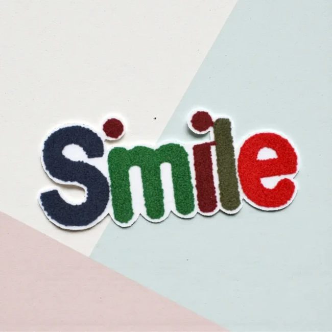 Customisation streetwear avec le patch SMILE Écusson à coudre roller style eighties