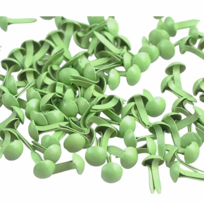 brads mini ronds verts Attaches parisiennes mini ronds vert pour tous vos projets de scrapbooking, carterie créative, faire-parts