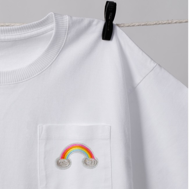 Un patch coloré pour personnaliser t-shirt, sac, sweat ou casquette.