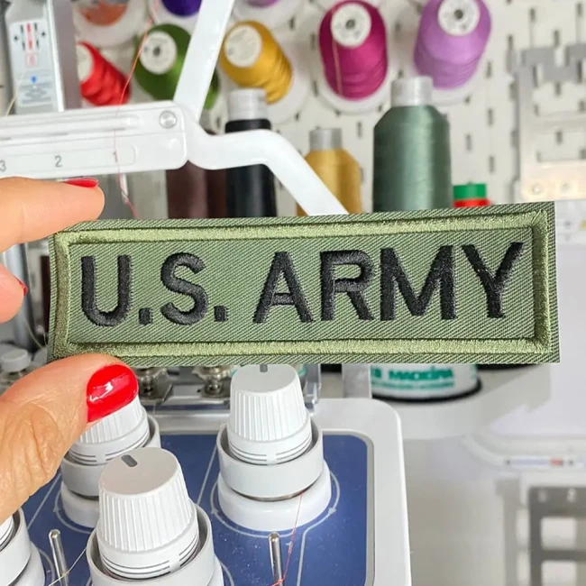 Écusson thermocollant US ARMY beige brodé à la main Détail broderie patch US ARMY