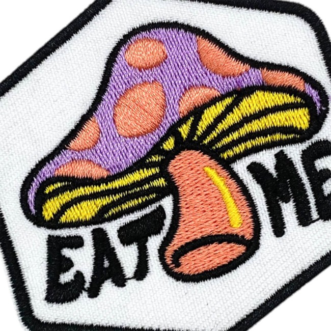 Customisez vos fringues avec cet écusson champignon psychédélique rétro patch brodé humoristique champignon