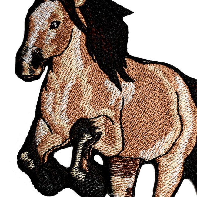 Zoom sur le patch cheval brodé thermocollant