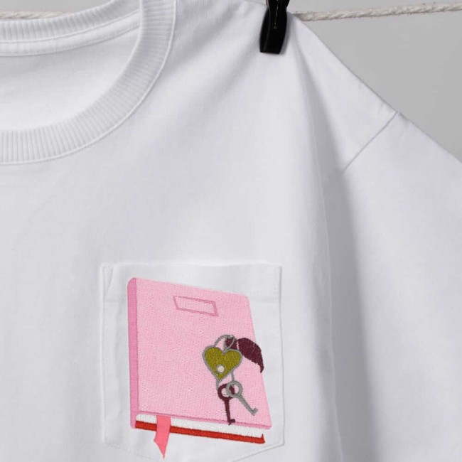 Patch brodé pour t-shirt ou poche de chemise – motif carnet