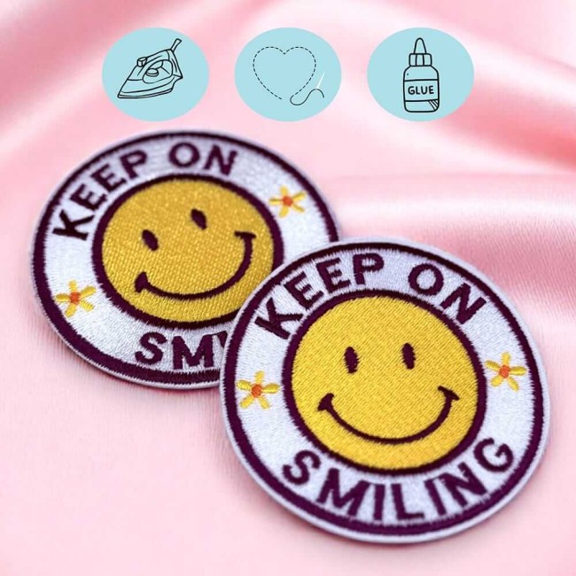 Patch Smiley keep on smiling écusson a coudre ou à thermocoller Ecusson thermocollant emoji rétro