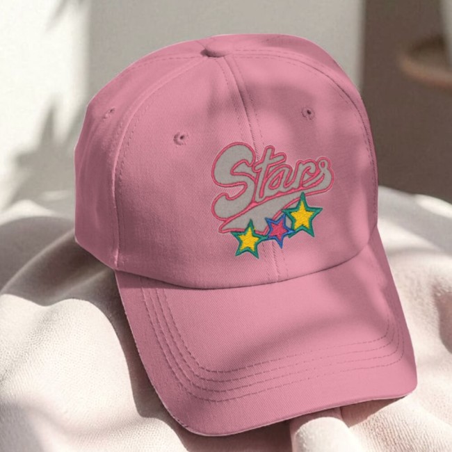 Écusson Stars thermocollant sur une casquette rose