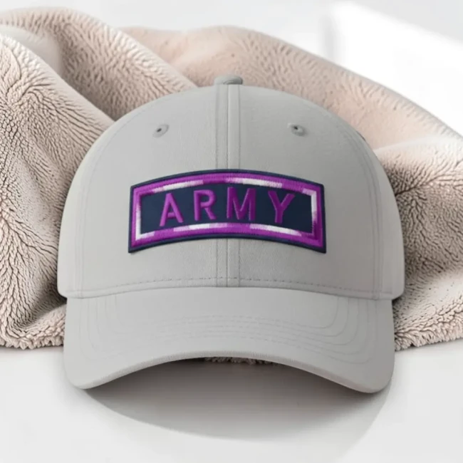 Idée de pose : patch ARMY sur sac K-pop