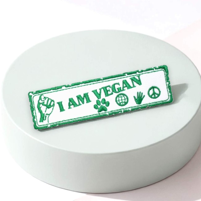 écusson brodé I am vegan vert et blanc, patch vegan pour vêtements et accessoires