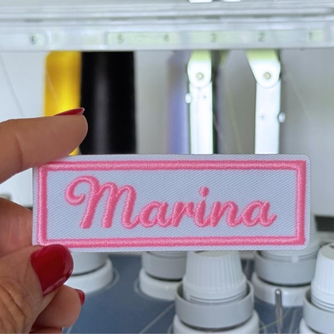 Patch prénom Marina brodé rose Patch prénom Marina brodé rose, exemple de bannière personnalisée