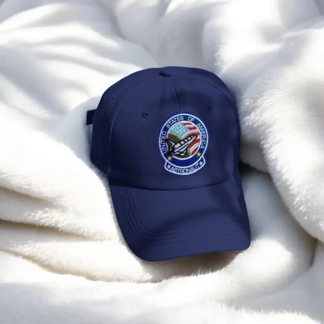 Casquette customisée avec l'écusson astronaute et fusée Patch astronaute et navette brodés sur une casquette