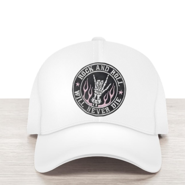 écusson thermocollant qui customise une casquette blanche