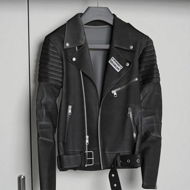 Ecusson hommage sur un perfecto en cuir Patch hommage personnalisé prénom brodé sur une veste en cuir