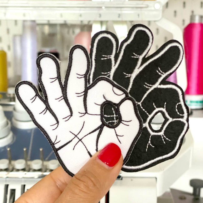 Patchs mains photographiés dans mon atelier