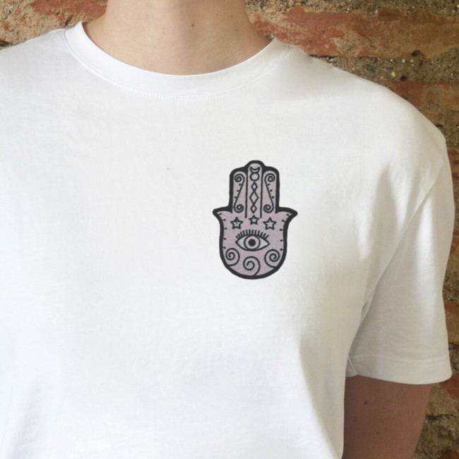 customisation du patch main de fatima sur un tee-shirt Patch thermocollant vêtement,