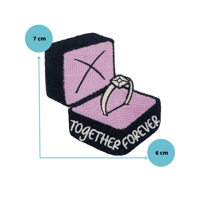 Patch brodé en forme d’écrin, pose facile sur tissu