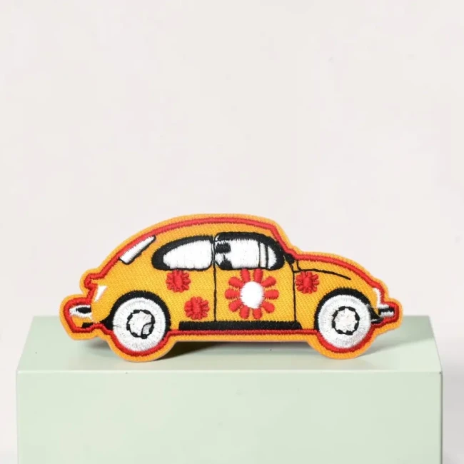 Écusson thermocollant voiture rétro jaune foncé Patch brodé voiture Coccinelle fleurie jaune orangé