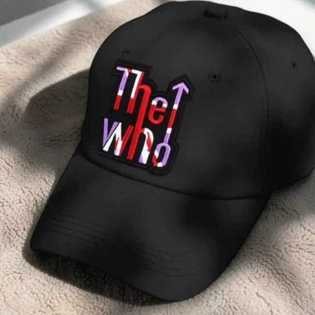 Écusson The Who sur casquette noire Patch The Who brodé posé sur une casquette noire