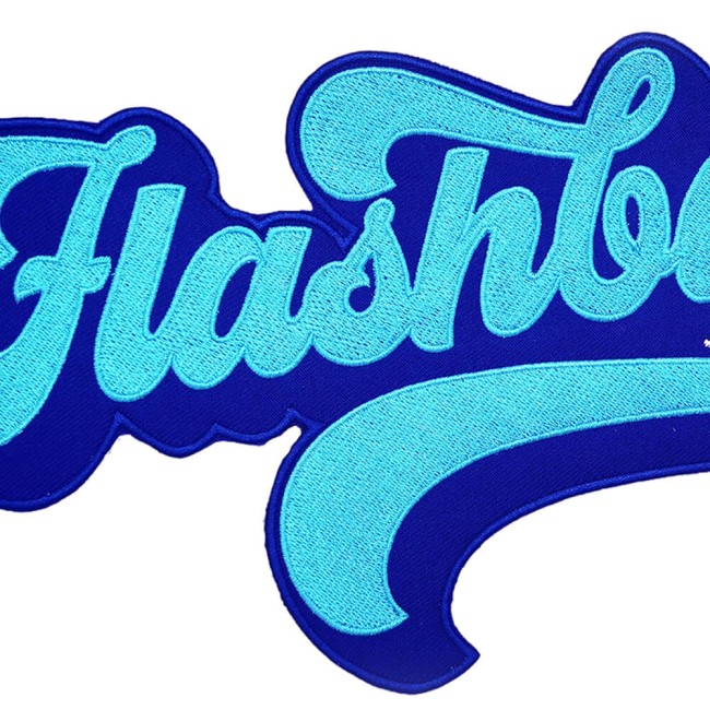 Détail broderie du patch brodé FLASHBACK