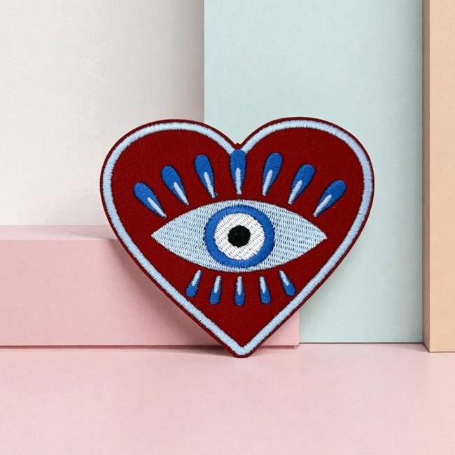 Patch brodé Cœur Nazar – Bleu ciel et bordeaux