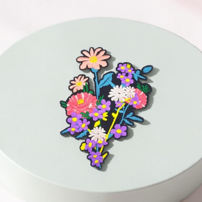 Patch bouquet de fleurs brodé, écusson thermocollant