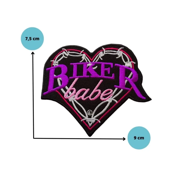 Taille de l’écusson Biker Babe brodé Dimensions du patch Biker Babe cœur barbelé 9 x 7,5 cm