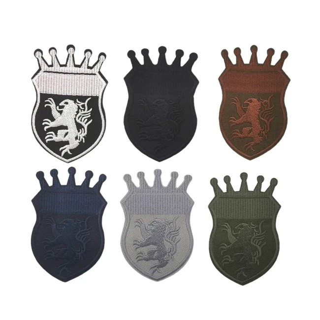 Coloris disponibles pour le lot de patchs lion Six versions de patchs blason lion héraldique