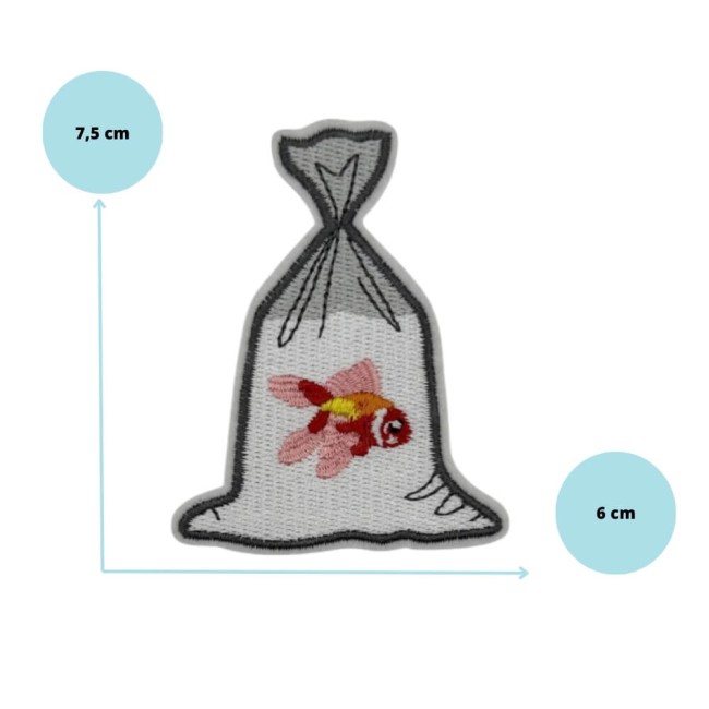 Patch poisson rouge mesurant 7,5 cm de haut x 6 cm de large