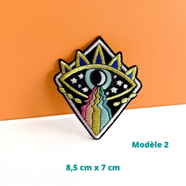 Oeil cosmique brodé, 8,5 x 7 cm Écusson espace thermocollant