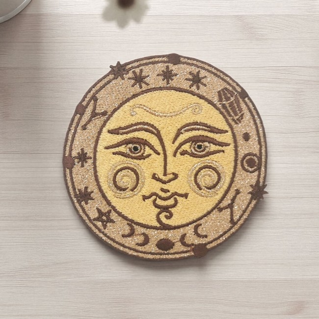 Patch brodé soleil céleste