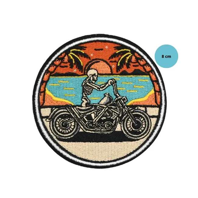 Patch brodé rond 8 cm pour style rock et décalé Écusson brodé avec crâne, soleil, mer et moto vintage