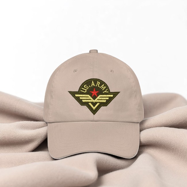 Patch US ARMY porté sur casquette kaki Écusson militaire posé sur casquette beige