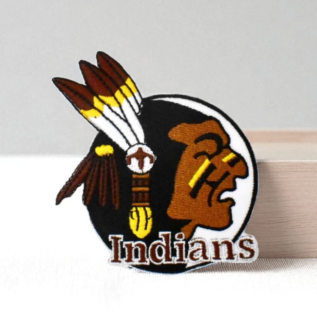 Patch brodé indien d’Amérique 7,7 cm Patch brodé indien d'Amérique sur fond blanc