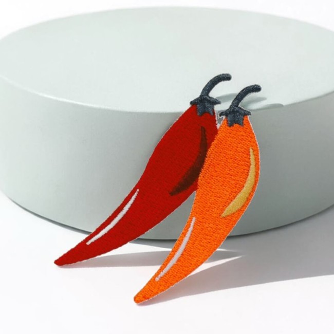 patch brodé piments posé en mise en situation, inspiration customisation