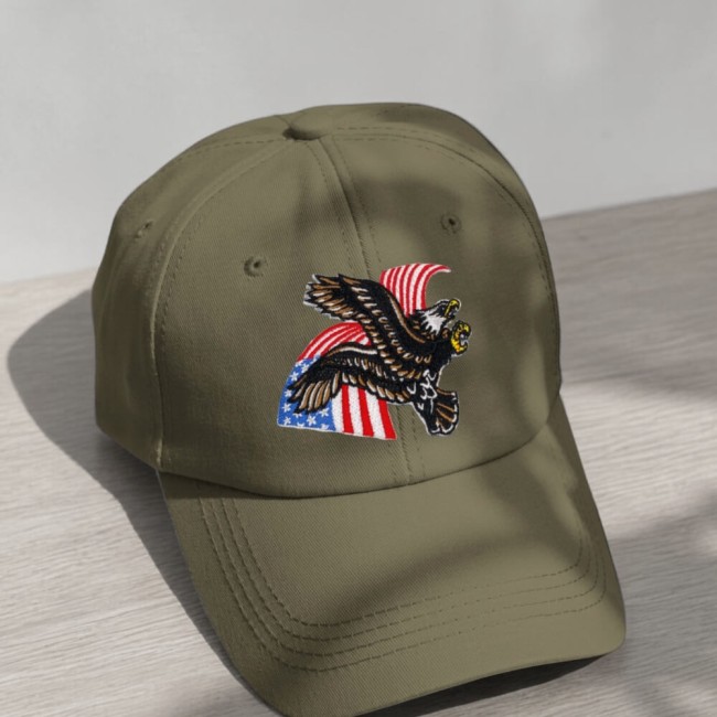 Patch aigle et drapeau américain sur casquette militaire kaki