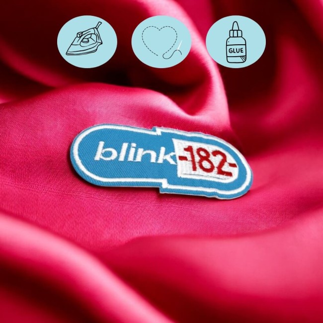 Un patch inspiré de l’univers Blink-182 et des années pop punk 2000. 
