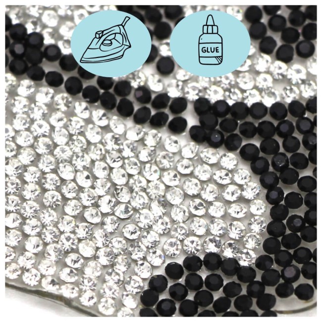 panda zoomé pour voir les strass de près Gros plan du patch panda